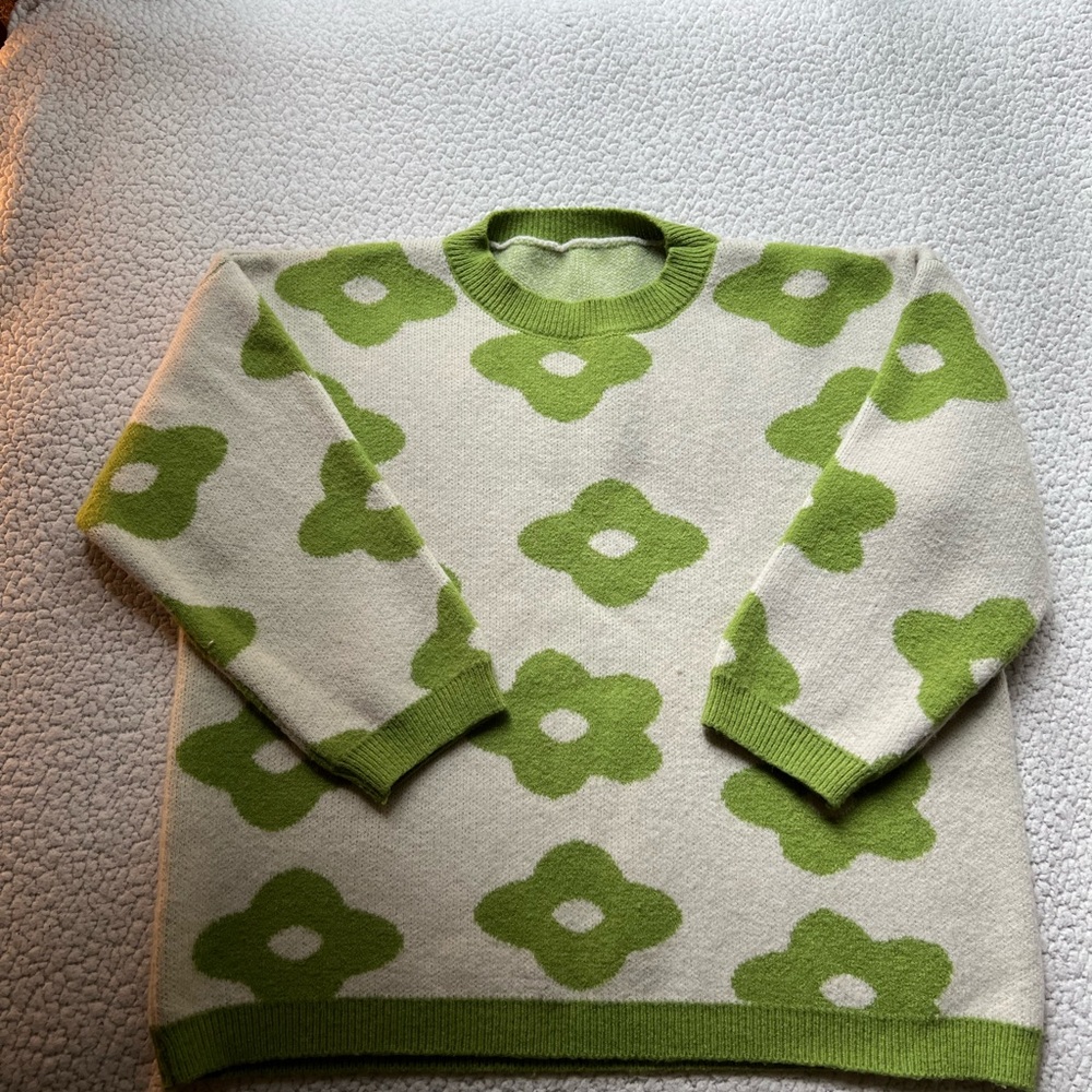 Cute flower sweater